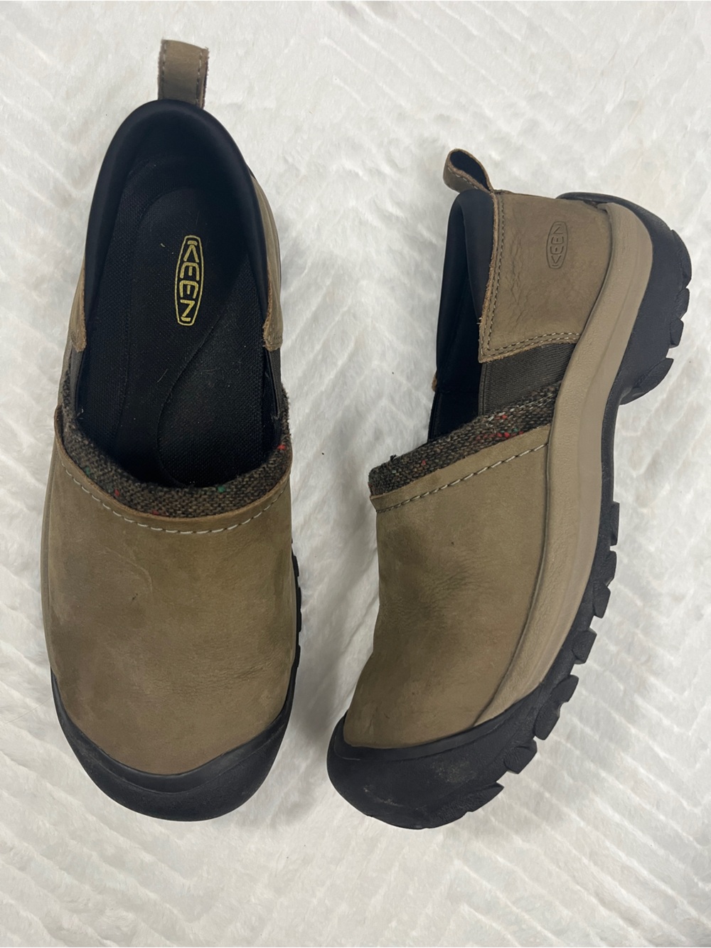 KEEN Kaci Winter Slip On Clog Shoes Size 9.5 loafers insulated sneakers leather